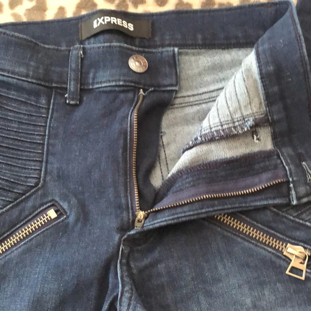 2019 Express High Rise Legging Moto Jeans in Blue Wash Size 4 Women’s